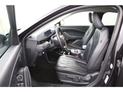 Ford Mustang Mach-E Mach-E RWD 75 kWh | B&O Audio | Elektrische Achterklep | Stoelverwarming | 360 Camera | CarPlay/A... ActivLease financial lease
