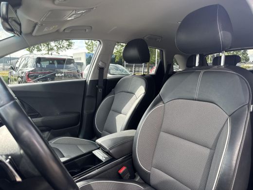 Kia e-Niro DynamicLine 64 kWh Navigatie Camera ActivLease financial lease