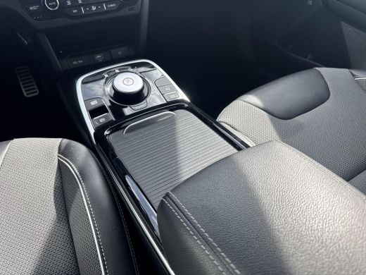Kia e-Niro DynamicLine 64 kWh Navigatie Camera ActivLease financial lease