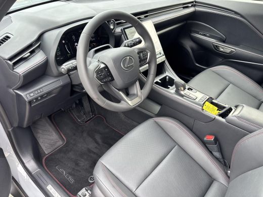 Lexus LBX 1.5 Emotion 2WD Tech Pack | Lederen bekleding | Stoel & Stuur verwarming | ActivLease financial lease