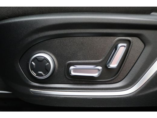 Lynk & Co 01 1.5 Plug-in Hybrid 360&deg; Camera, Panoramadak, Apple Carplay, ACC, Keyless, Zwarte hemel,, LED, 20'' ActivLease financial lease