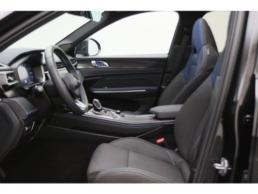 Lynk & Co 01 1.5 Plug-in Hybrid 360&deg; Camera, Panoramadak, Apple Carplay, ACC, Keyless, Zwarte hemel,, LED, 20'' ActivLease financial lease