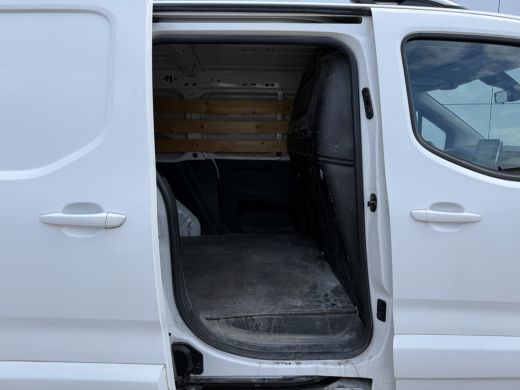 Opel Combo 1.5D 130PK Automaat L1 Climate Control Cruise Control Carplay Parkeersensoren Achter Trekhaak Camera ActivLease financial lease