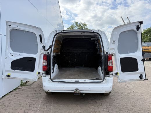 Opel Combo 1.5D 130PK Automaat L1 Climate Control Cruise Control Carplay Parkeersensoren Achter Trekhaak Camera ActivLease financial lease