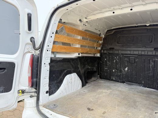 Opel Combo 1.5D 130PK Automaat L1 Climate Control Cruise Control Carplay Parkeersensoren Achter Trekhaak Camera ActivLease financial lease