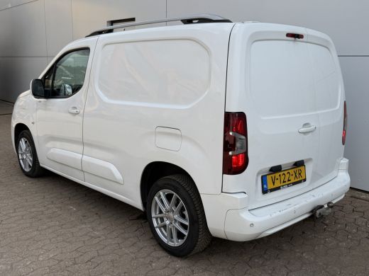 Opel Combo 1.5D 130PK Automaat L1 Climate Control Cruise Control Carplay Parkeersensoren Achter Trekhaak Camera ActivLease financial lease