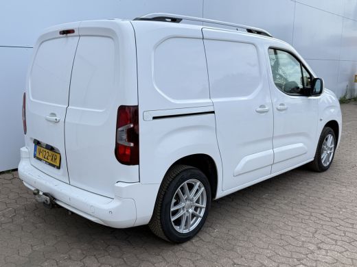 Opel Combo 1.5D 130PK Automaat L1 Climate Control Cruise Control Carplay Parkeersensoren Achter Trekhaak Camera ActivLease financial lease