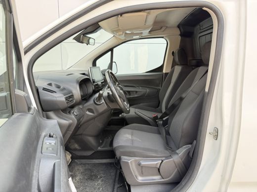 Opel Combo 1.5D 130PK Automaat L1 Climate Control Cruise Control Carplay Parkeersensoren Achter Trekhaak Camera ActivLease financial lease