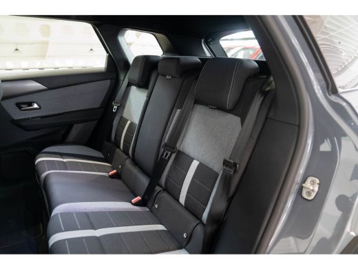 Opel Grandland 1.6 Turbo Plug-in-Hybrid Edition | 7.4KW Boordlader | Trekhaak | All-Season Banden | Stoel & Stuu... ActivLease financial lease