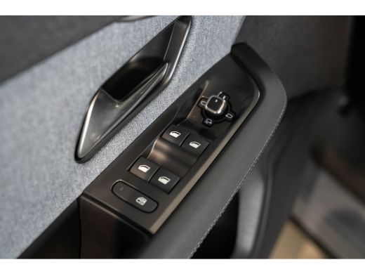 Opel Grandland 1.6 Turbo Plug-in-Hybrid Edition | 7.4KW Boordlader | Trekhaak | All-Season Banden | Stoel & Stuu... ActivLease financial lease