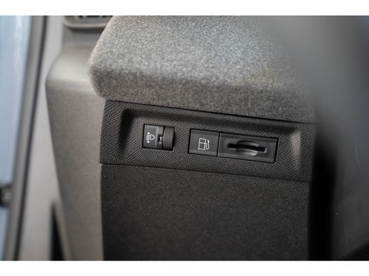 Opel Grandland 1.6 Turbo Plug-in-Hybrid Edition | 7.4KW Boordlader | Trekhaak | All-Season Banden | Stoel & Stuu... ActivLease financial lease