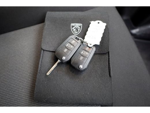 Peugeot Expert 2.0 BlueHDi 145pk S&S L3 D.C. Automaat 2x Schuifdeur/Camera 03-2024 ActivLease financial lease