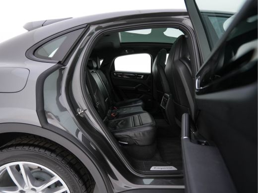 Porsche Cayenne 3.0 E-Hybrid AWD (Plug-in) {SoH-94%} (INCL-BTW) Aut. *PANO | LEATHER | FULL-LED | SPORT-CHRONO | ... ActivLease financial lease