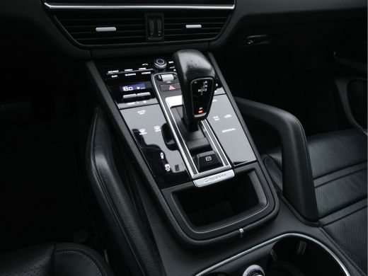 Porsche Cayenne 3.0 E-Hybrid AWD (Plug-in) {SoH-94%} (INCL-BTW) Aut. *PANO | LEATHER | FULL-LED | SPORT-CHRONO | ... ActivLease financial lease
