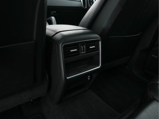 Porsche Cayenne 3.0 E-Hybrid AWD (Plug-in) {SoH-94%} (INCL-BTW) Aut. *PANO | LEATHER | FULL-LED | SPORT-CHRONO | ... ActivLease financial lease