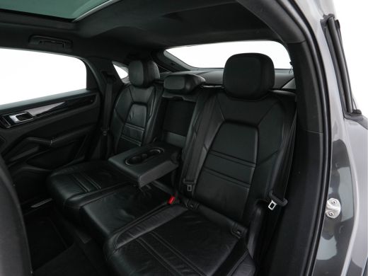 Porsche Cayenne 3.0 E-Hybrid AWD (Plug-in) {SoH-94%} (INCL-BTW) Aut. *PANO | LEATHER | FULL-LED | SPORT-CHRONO | ... ActivLease financial lease