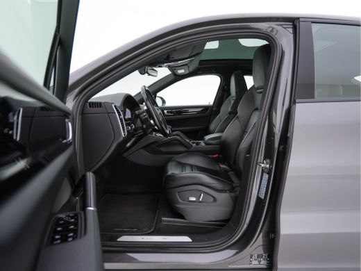 Porsche Cayenne 3.0 E-Hybrid AWD (Plug-in) {SoH-94%} (INCL-BTW) Aut. *PANO | LEATHER | FULL-LED | SPORT-CHRONO | ... ActivLease financial lease