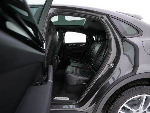 Porsche Cayenne 3.0 E-Hybrid AWD (Plug-in) {SoH-94%} (INCL-BTW) Aut. *PANO | LEATHER | FULL-LED | SPORT-CHRONO | ... ActivLease financial lease