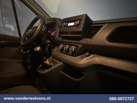 Renault Trafic 2.0 dCi 131pk L2H1 Euro6 Airco | LED | Cruisecontrol | 2500kg Trekhaak | Parkeersensoren Bijrijde... ActivLease financial lease