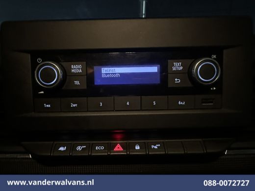 Renault Trafic 2.0 dCi 131pk L2H1 Euro6 Airco | LED | Cruisecontrol | 2500kg Trekhaak | Parkeersensoren Bijrijde... ActivLease financial lease