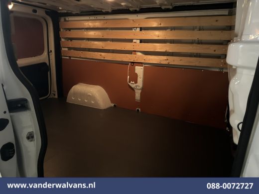 Renault Trafic 2.0 dCi 131pk L2H1 Euro6 Airco | LED | Cruisecontrol | 2500kg Trekhaak | Parkeersensoren Bijrijde... ActivLease financial lease