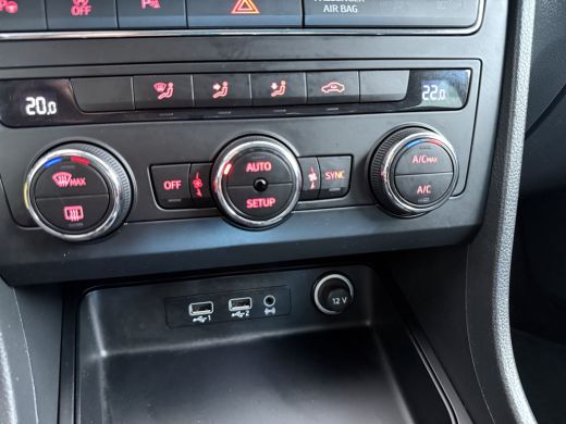 Seat Ateca 1.4 EcoTSI FR Business Intense | Achterbank in delen neerklapbaar | Airco (automatisch) | Alarm k... ActivLease financial lease