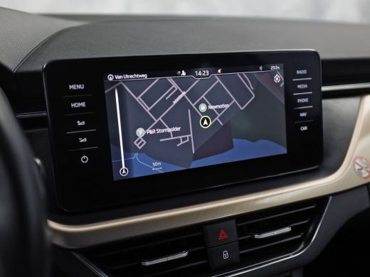 Skoda Scala 1.0 TSI Sport Automaat (GROOT NAVI, VIRTUAL COCKPIT, CLIMATE, APPLE CARPLAY, STOELVERWARMING, NIE... ActivLease financial lease