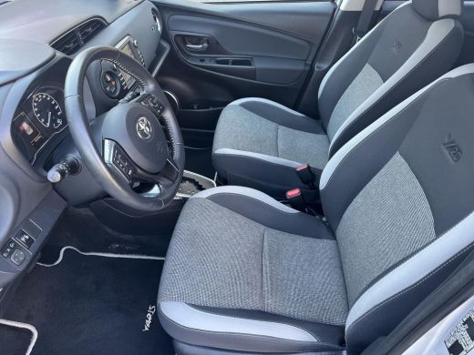 Toyota Yaris 1.5 Hybrid Y20 | Navigatie | Parkeersensoren | Licht metalen velgen | Keyless entry | ActivLease financial lease