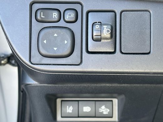 Toyota Yaris 1.5 Hybrid Y20 | Navigatie | Parkeersensoren | Licht metalen velgen | Keyless entry | ActivLease financial lease