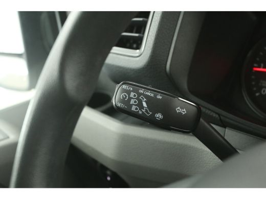 Volkswagen Crafter 2.0 TDI 140PK L3H3 | Airco | Cruise | Camera | Massagestoel | Carplay ActivLease financial lease