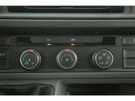 Volkswagen Crafter 2.0 TDI 140PK L3H3 | Airco | Cruise | Camera | Massagestoel | Carplay ActivLease financial lease