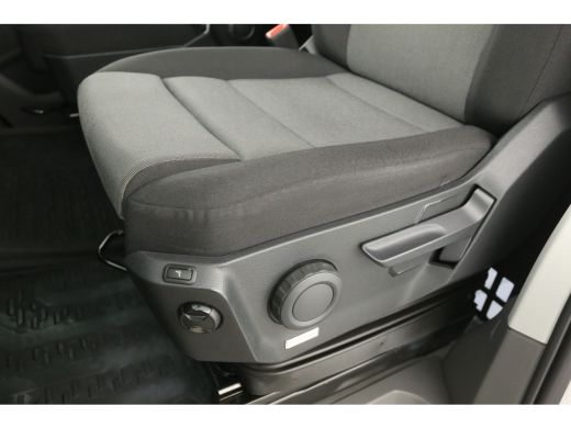 Volkswagen Crafter 2.0 TDI 140PK L3H3 | Airco | Cruise | Camera | Massagestoel | Carplay ActivLease financial lease