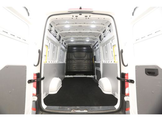 Volkswagen Crafter 2.0 TDI 140PK L3H3 | Airco | Cruise | Camera | Massagestoel | Carplay ActivLease financial lease