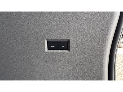 Volkswagen e-Transporter 8 persoons Style 218PK/160kW 64 kWh | Achteruitrijcamera | Airco (automatisch) | Airco separaat a... ActivLease financial lease