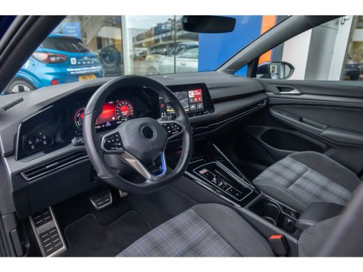 Volkswagen Golf 1.4 eHybrid GTE | Apple Carplay/Android Auto | Keyless | Stuur- Stoelverwarming | Achteruitrijcam... ActivLease financial lease