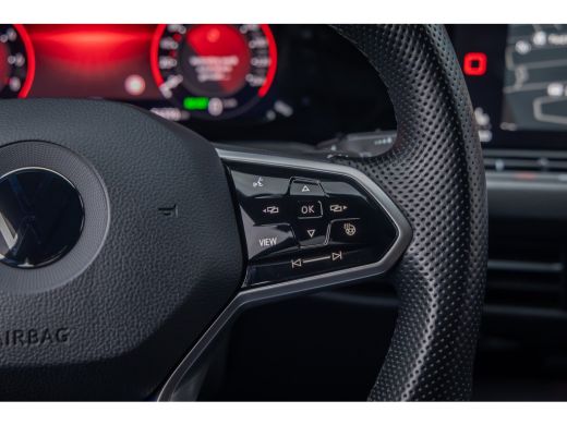 Volkswagen Golf 1.4 eHybrid GTE | Apple Carplay/Android Auto | Keyless | Stuur- Stoelverwarming | Achteruitrijcam... ActivLease financial lease