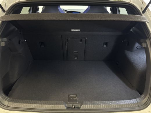 Volkswagen Golf GTE 245PK HYBRID SPORT CARPLAY/ACC/SFEERVERL/STUURVERW. ActivLease financial lease