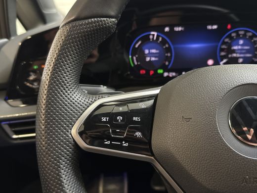 Volkswagen Golf GTE 245PK HYBRID SPORT CARPLAY/ACC/SFEERVERL/STUURVERW. ActivLease financial lease