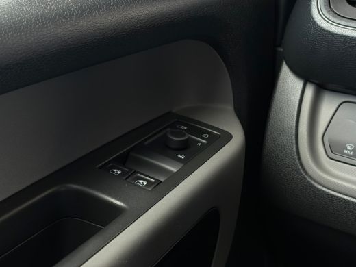 Volkswagen ID. Buzz Cargo Cargo 77 KWH 204 pk | Cruise control | Apple Carplay | Stoelverwarming | ActivLease financial lease