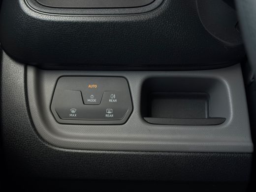 Volkswagen ID. Buzz Cargo Cargo 77 KWH 204 pk | Cruise control | Apple Carplay | Stoelverwarming | ActivLease financial lease