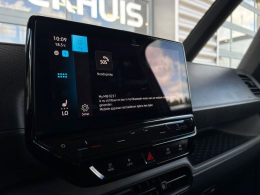 Volkswagen ID. Buzz Cargo Cargo 77 KWH 204 pk | Cruise control | Apple Carplay | Stoelverwarming | ActivLease financial lease