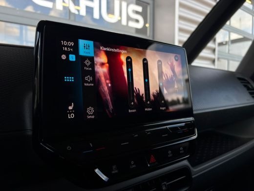 Volkswagen ID. Buzz Cargo Cargo 77 KWH 204 pk | Cruise control | Apple Carplay | Stoelverwarming | ActivLease financial lease