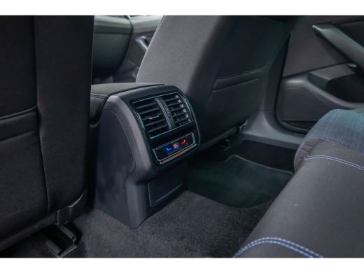 Volkswagen Passat Variant 1.4 TSI PHEV GTE Business | ACC | Stoelverwarming | Camera | LED Matrix | 17'' | | Achter... ActivLease financial lease