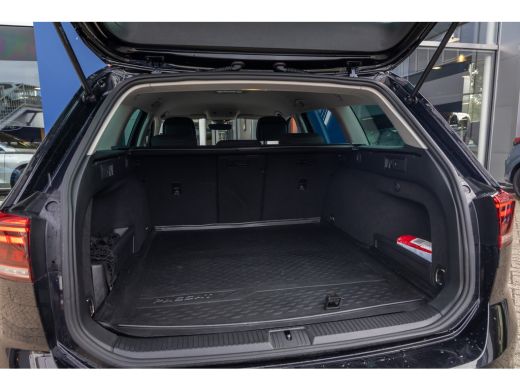 Volkswagen Passat Variant 1.4 TSI PHEV GTE Business | ACC | Stoelverwarming | Camera | LED Matrix | 17'' | | Achter... ActivLease financial lease