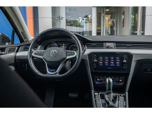 Volkswagen Passat Variant 1.4 TSI PHEV GTE Business | ACC | Stoelverwarming | Camera | LED Matrix | 17'' | | Achter... ActivLease financial lease