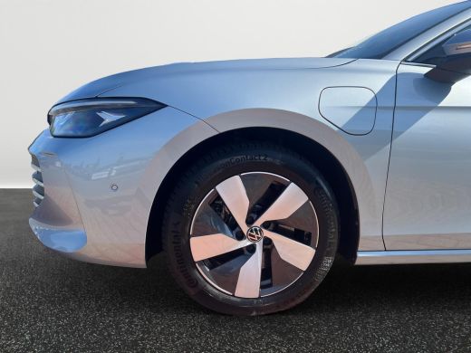 Volkswagen Passat Variant 1.5 eHybrid Business | Trekhaak | DCC | A.cam | ACC | PHEV | ActivLease financial lease