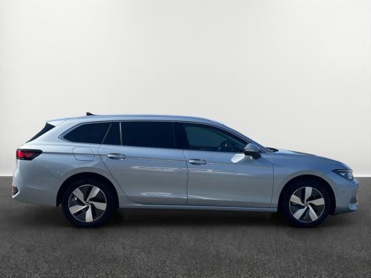 Volkswagen Passat Variant 1.5 eHybrid Business | Trekhaak | DCC | A.cam | ACC | PHEV | ActivLease financial lease