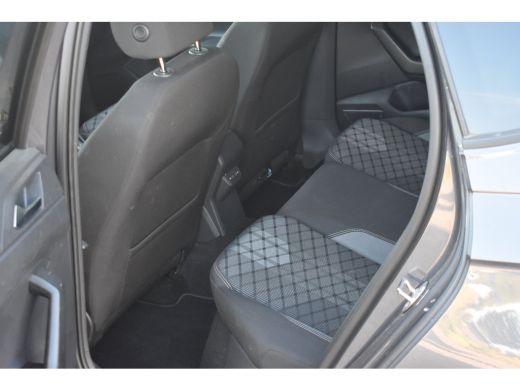 Volkswagen Polo 1.0 TSI 95PK DSG-7 R-Line | PANORAMADAK | TREKHAAK | 17 INCH | CAMERA | MATRIX LED | APP CONNECT ... ActivLease financial lease