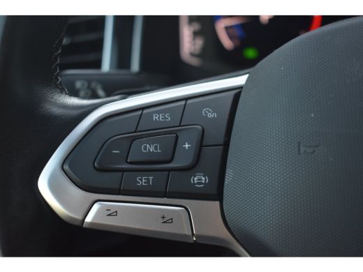 Volkswagen Polo 1.0 TSI 95PK DSG-7 R-Line | PANORAMADAK | TREKHAAK | 17 INCH | CAMERA | MATRIX LED | APP CONNECT ... ActivLease financial lease