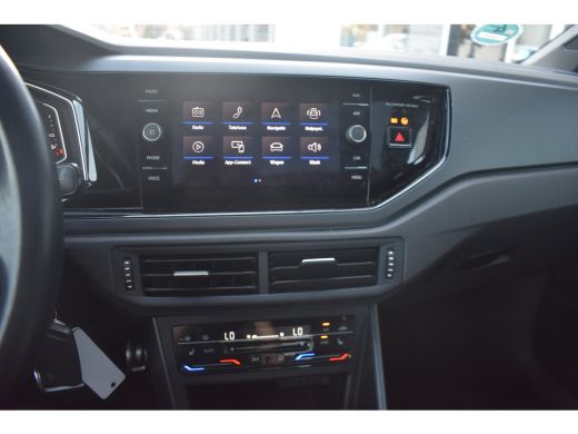 Volkswagen Polo 1.0 TSI 95PK DSG-7 R-Line | PANORAMADAK | TREKHAAK | 17 INCH | CAMERA | MATRIX LED | APP CONNECT ... ActivLease financial lease
